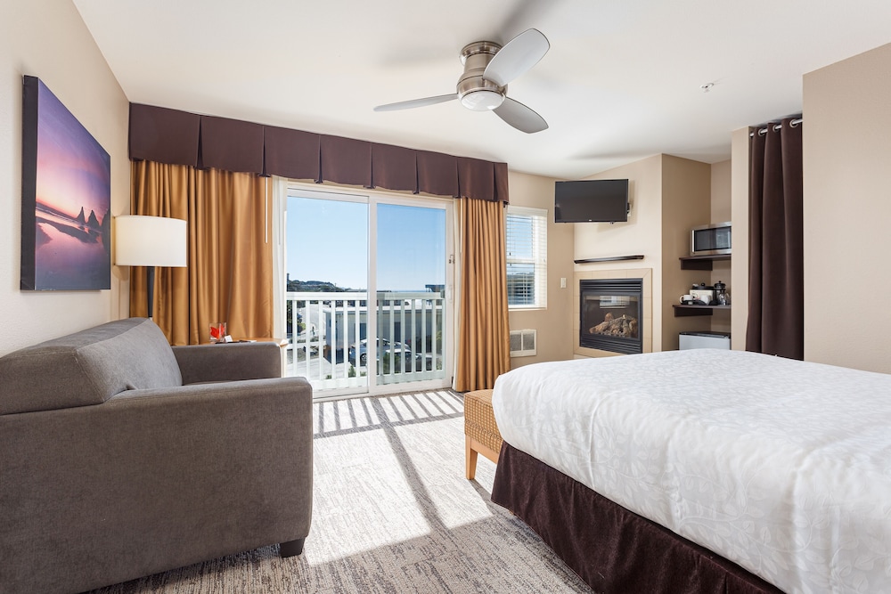 The Coho Oceanfront Lodge - photo 10