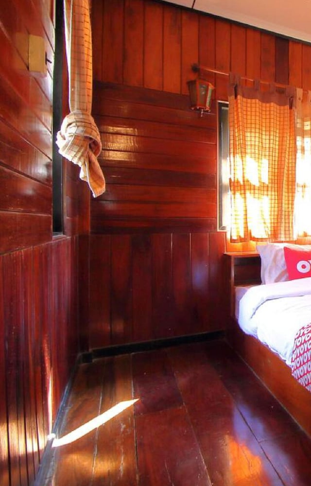 OYO 476 Ban Rimnam Resort — hotel in Kamphaeng Saen
