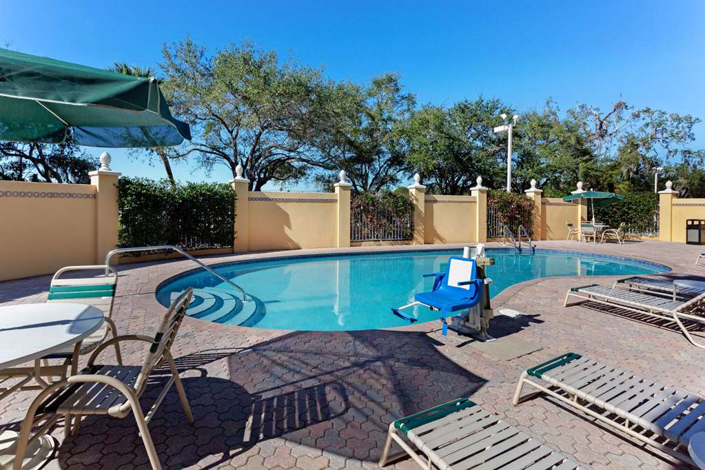 La Quinta Inn & Suites by Wyndham Sarasota Downtown - photo 6