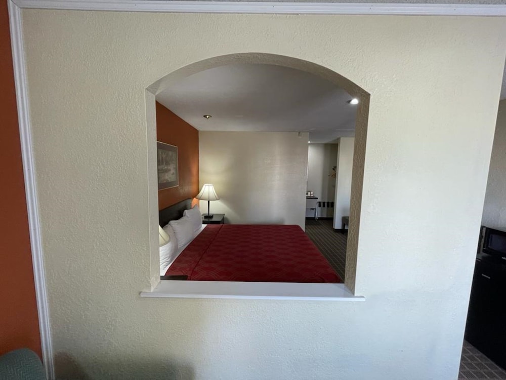 Knights Inn By Capital O Emporia I 35 - photo 8
