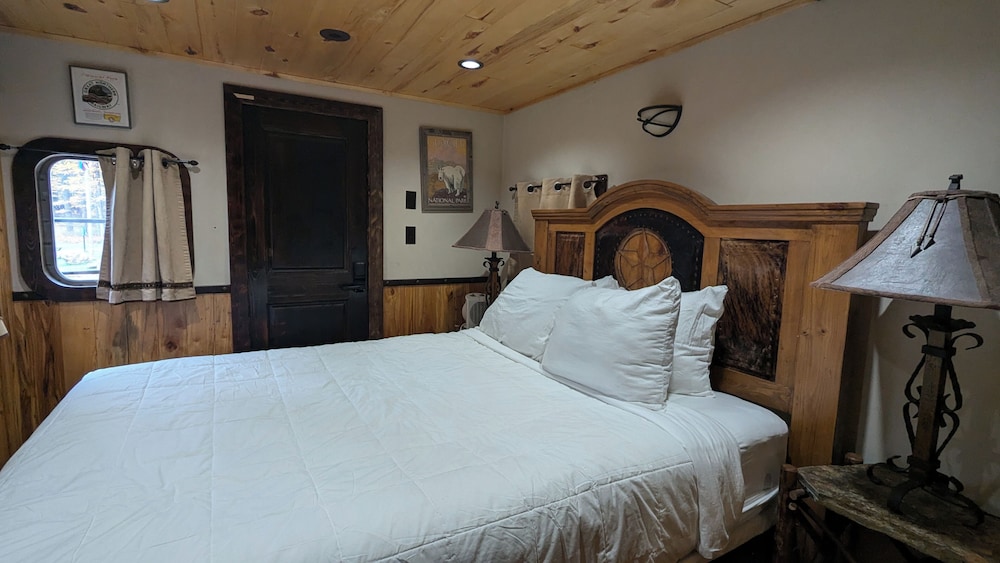 Loge Glacier National Park - photo 44