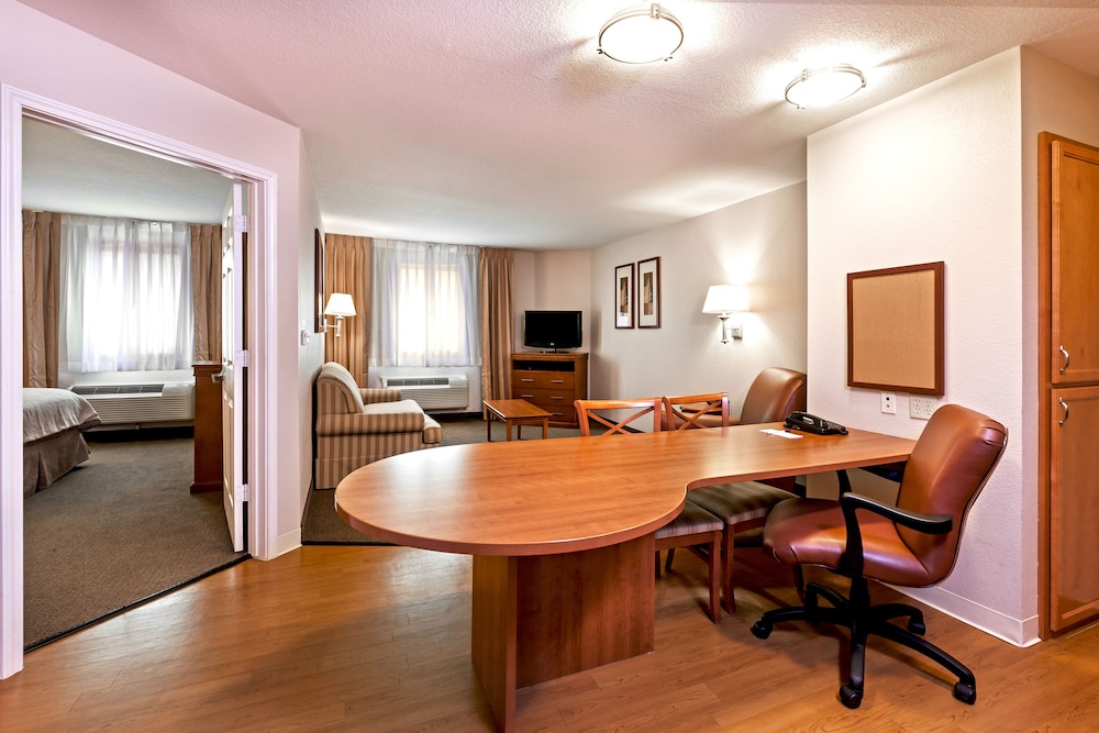 Candlewood Suites Pearland by IHG - photo 9