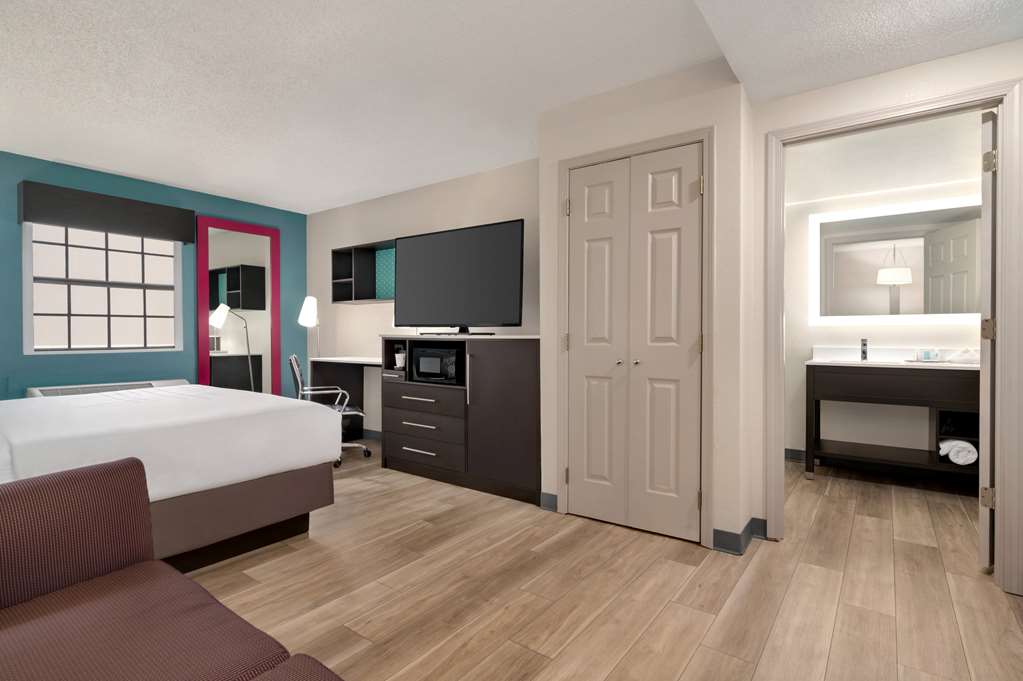 La Quinta Inn by Wyndham Columbus Airport Area - photo 18