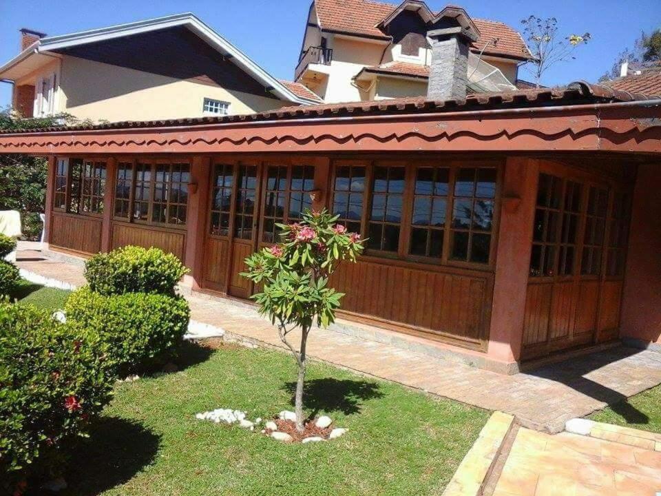 Casa Flores Encantadas — 4-Star Luxury Hotel in Campos Do Jordao, Brasil