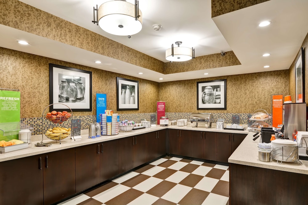 Hampton Inn Hendersonville - photo 42