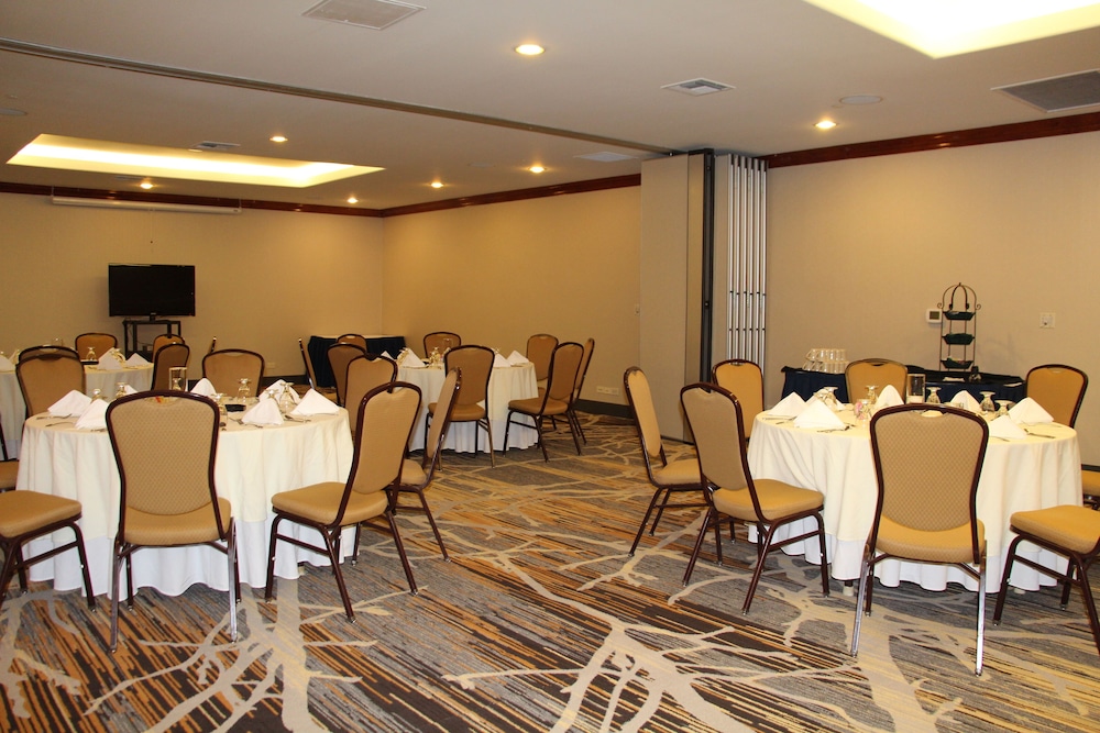 Holiday Inn Denver Lakewood by IHG - photo 46