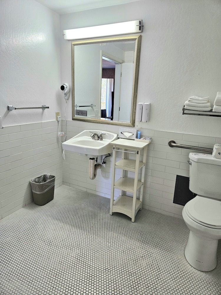Wharf Inn - photo 111