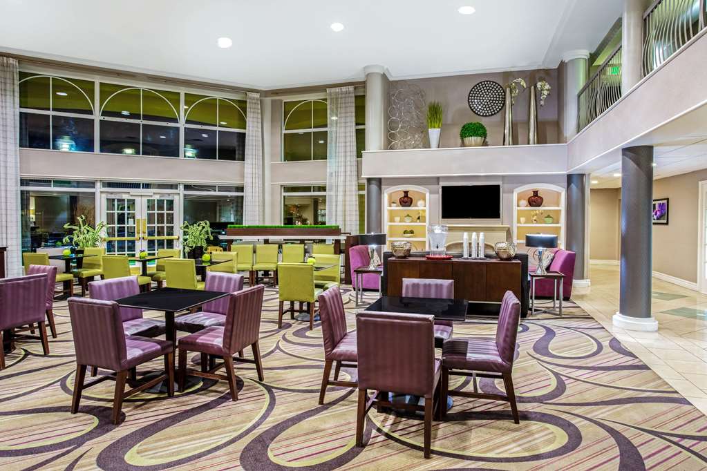 La Quinta Inn & Suites by Wyndham Tucson Airport - photo 28