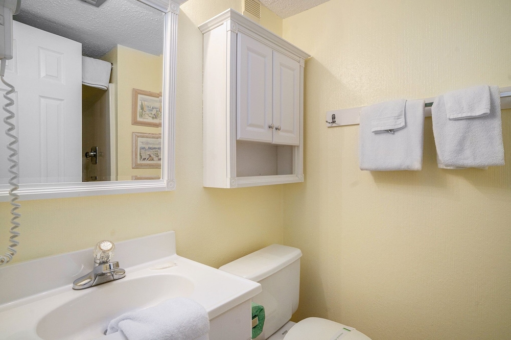 0710 Waters Edge Resort 1 Bedroom Condo by RedAwning - photo 10
