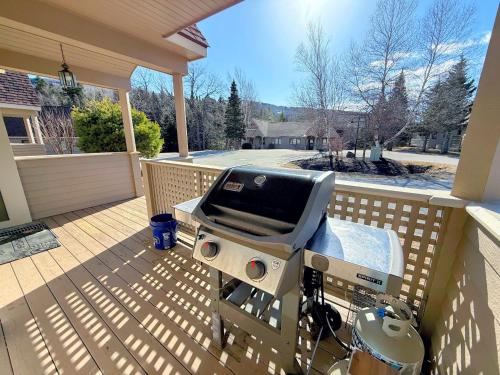F4 Warm Fairway Village Townhome mountain views and large lawn So much to do - photo 16