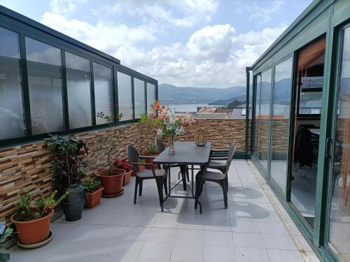 Piso Con Terraza En las Rias Altas — hotel in Santa Marta De Ortigueira