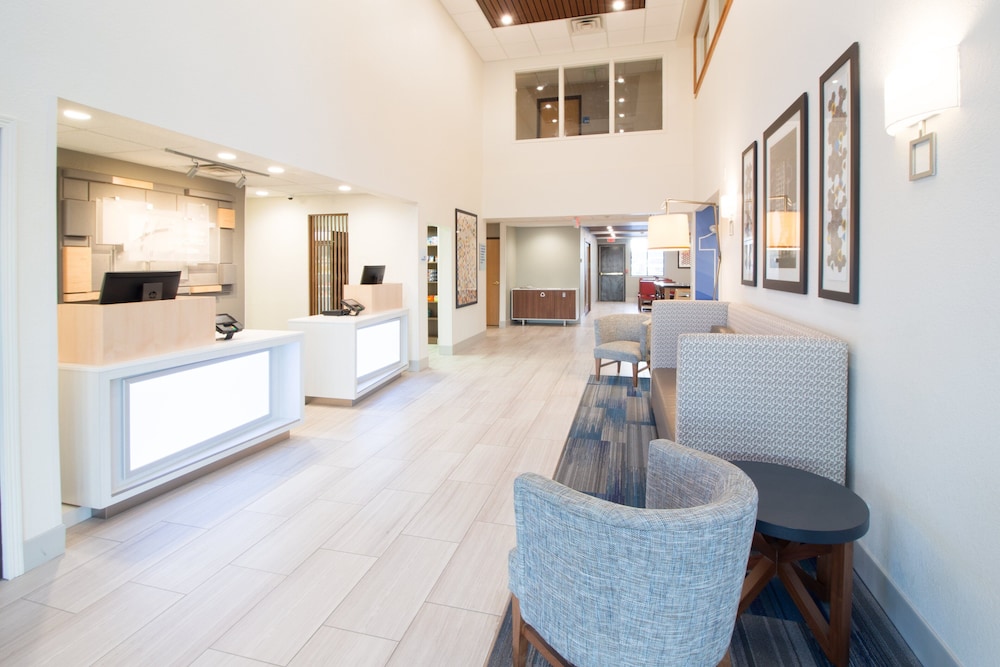 Holiday Inn Express & Suites Worthington by IHG - photo 43