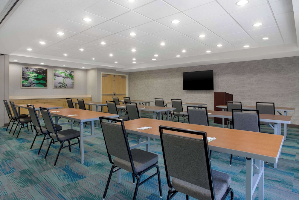 Home2 Suites by Hilton Gainesville Medical Center - photo 43