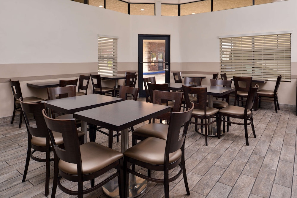Best Western Airpark Hotel LAX Airport LA Stadium - photo 31