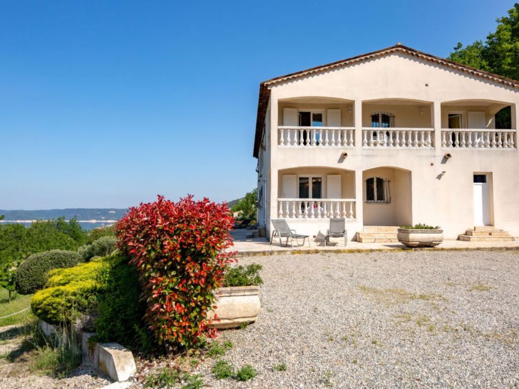 Campagne Les Oliviers 115s — 4-Star Luxury Hotel in Regusse, France