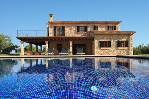 Villa Son Ferragut de Baix by Sealand Villas — 4-Star Luxury Hotel in Sa Pobla, Spain