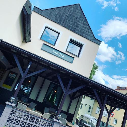 Penzion Restaurace U Vily — Sezimovo Usti