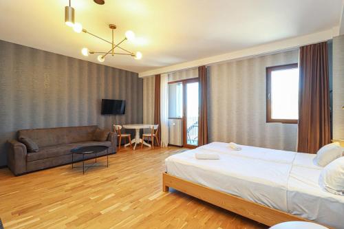 Charming Cozy Studio Apartment By Wehost — 4-Star Luxury Hotel in Tbilisi, Georgia