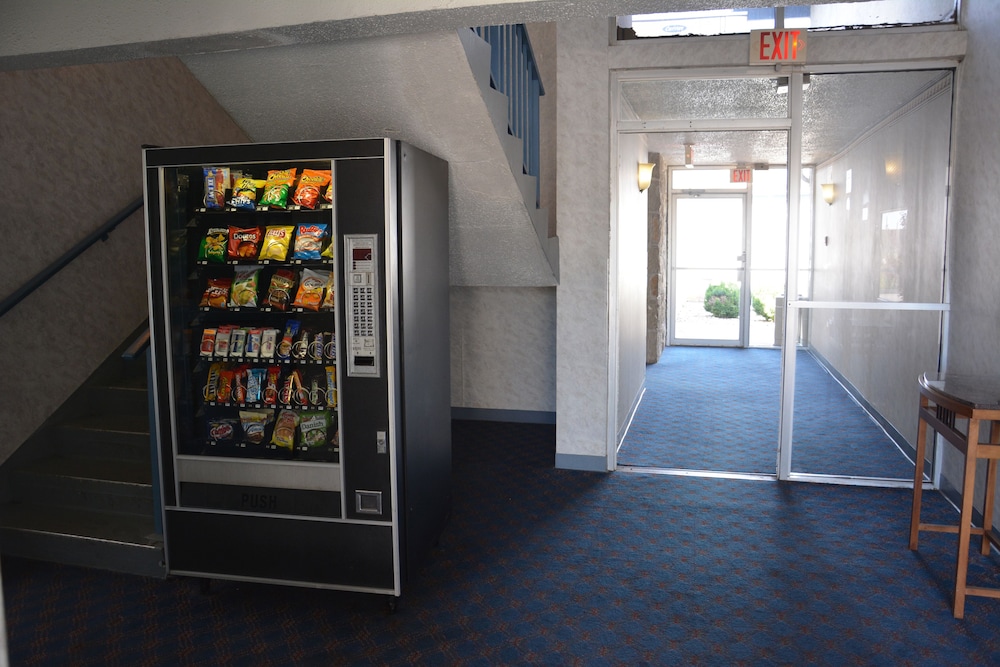 Travelodge by Wyndham Milwaukee - photo 38