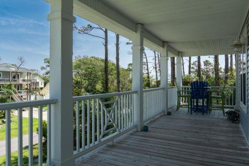Southern Charm by Oak Island Accommodations - photo 12