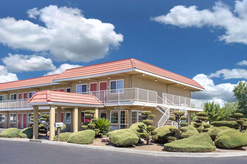 Days Inn by Wyndham Turlock in Turlock, United States