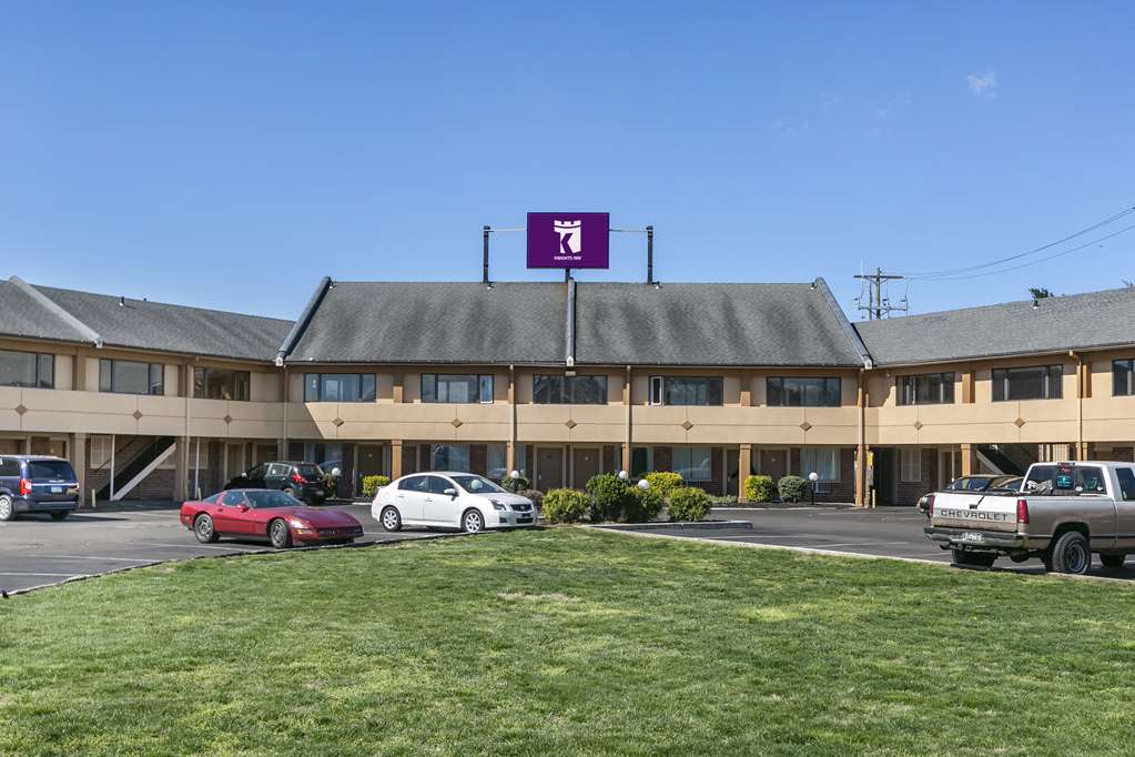 Rodeway Inn Bristol near Sesame Place - photo 5
