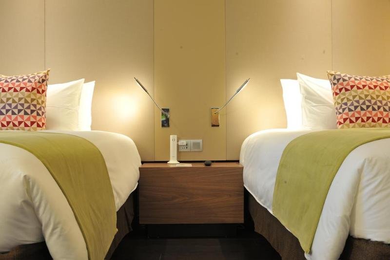 Motel 168 Shanghai Chengdu North Road — 4-Star Luxury Hotel in Shanghai, People's Republic of China