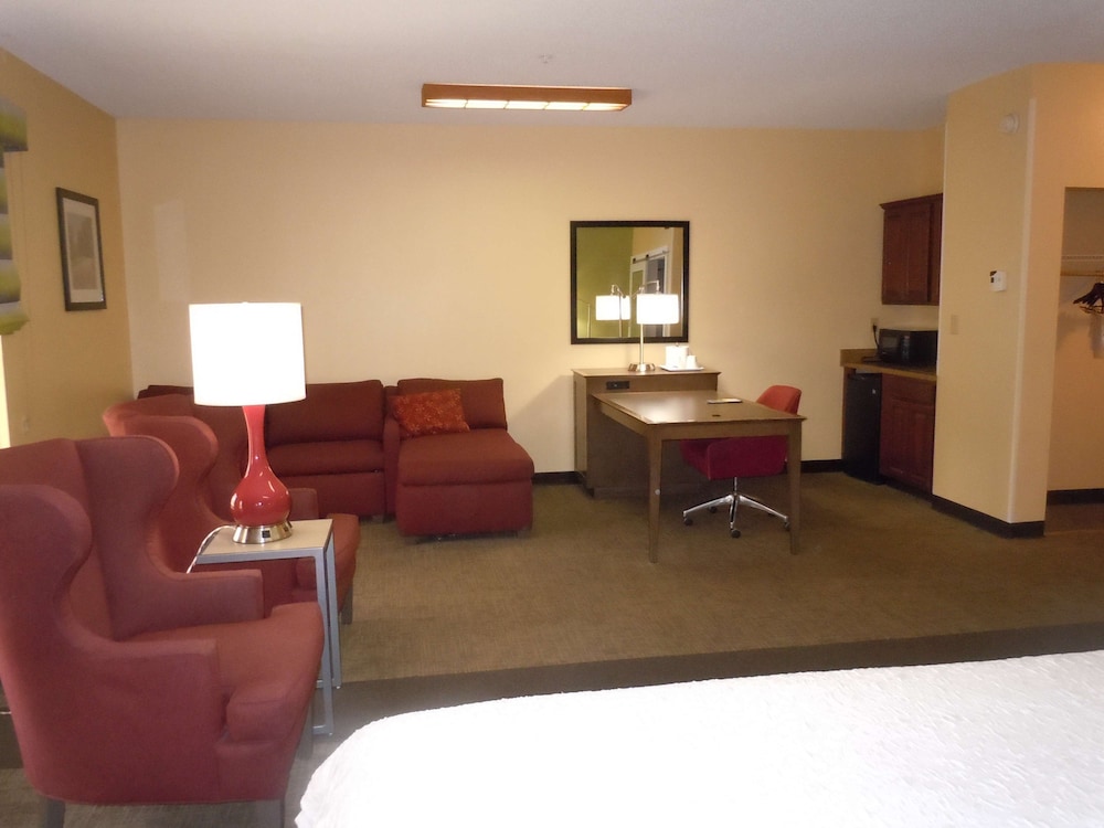 Hampton Inn Shelbyville - photo 5