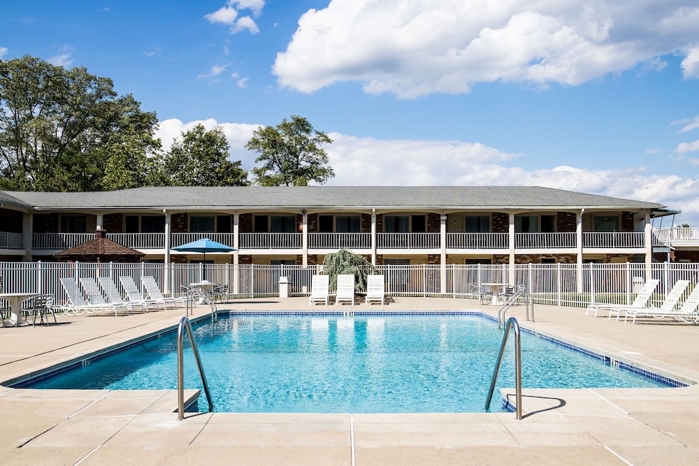 Crystal Inn Eatontown - photo 17
