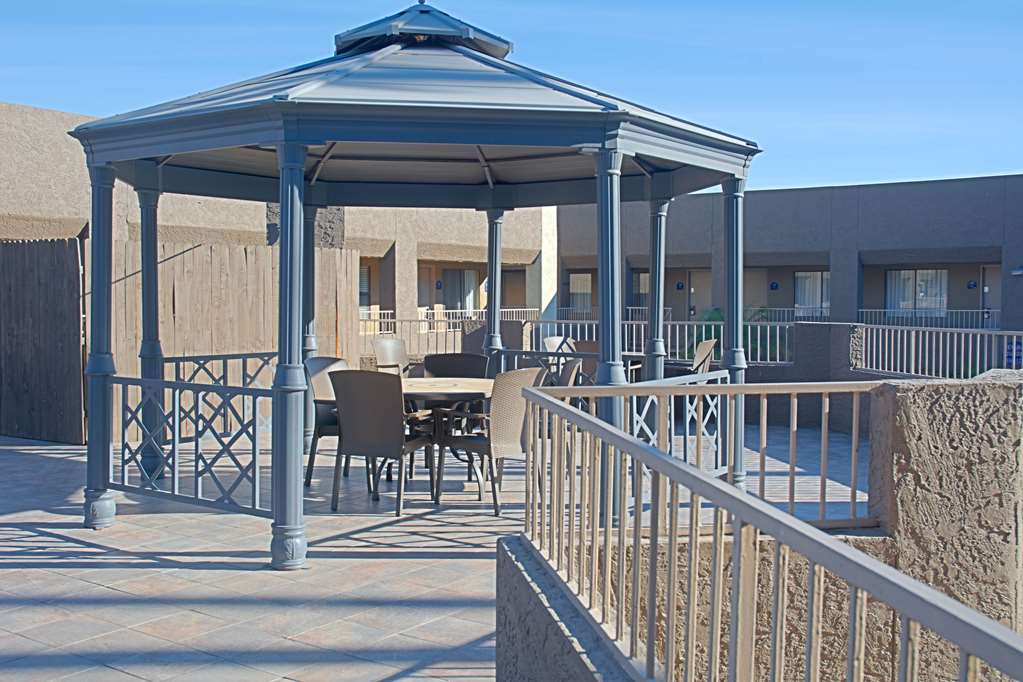 Best Western Yuma Mall Hotel & Suites - photo 37