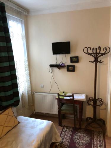 Gutsa Artists Guest House