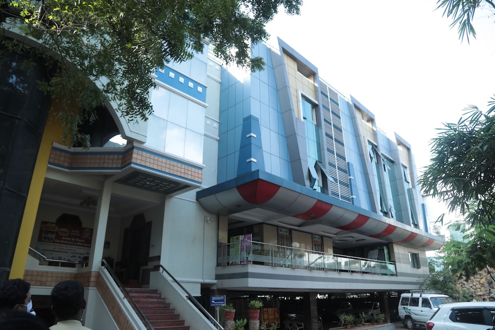 Hotel Selvies - carbon neutral hotel in Thiruvarur