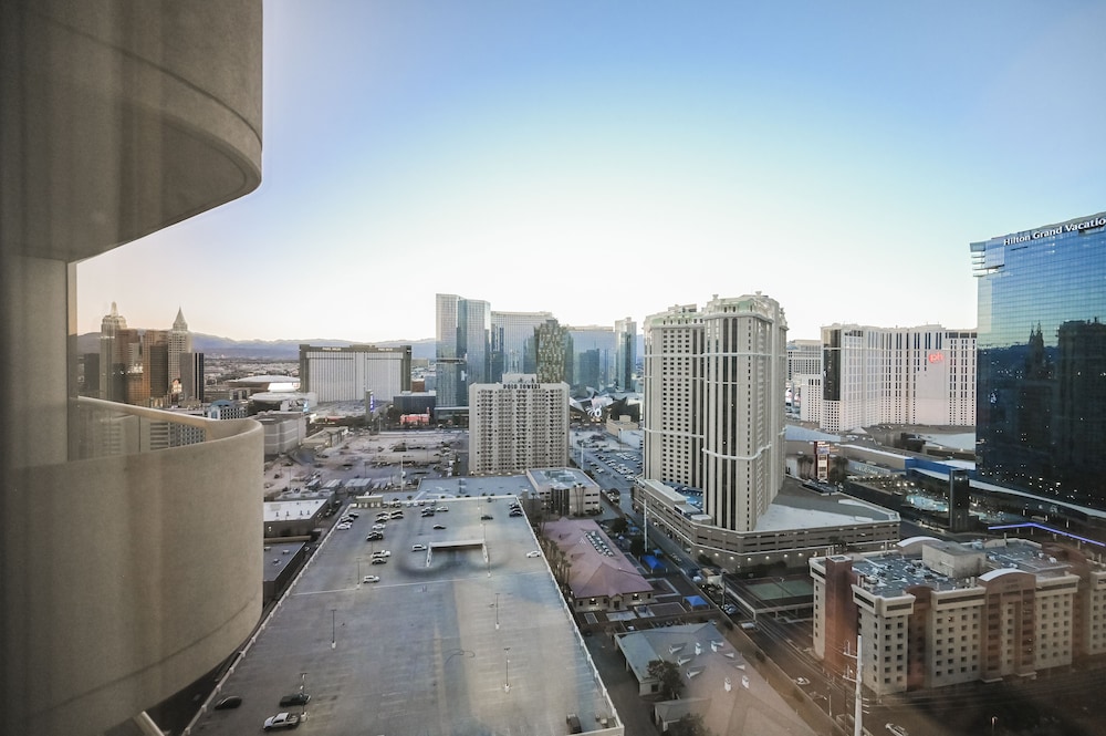 StripViewSuites at Signature - photo 276