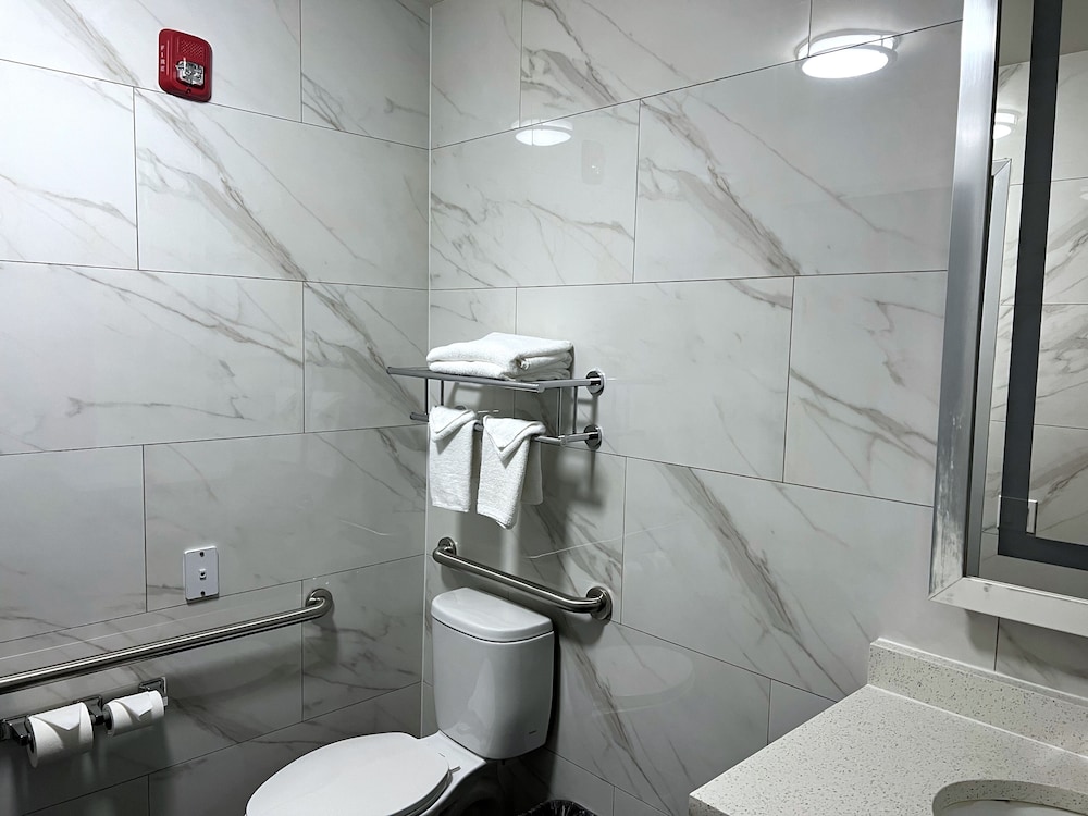 Lotus BLU Inn & Suites - photo 40
