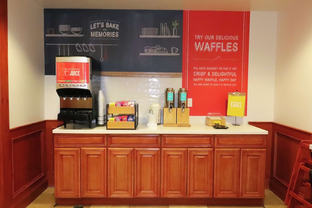 Hampton Inn Commerce Novi - photo 37