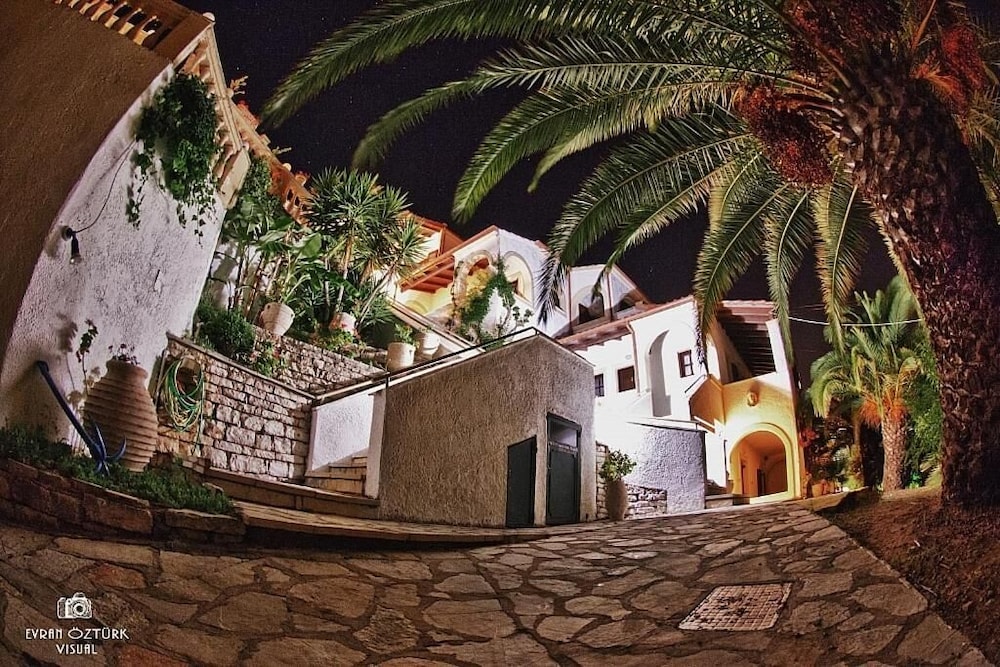 Oniro Villas — 4-Star Luxury Hotel in Corfu, Greece