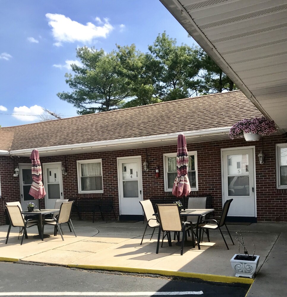 Lancaster Motel - photo 24