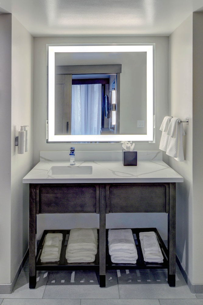 Embassy Suites by Hilton Virginia Beach Oceanfront Resort - photo 35