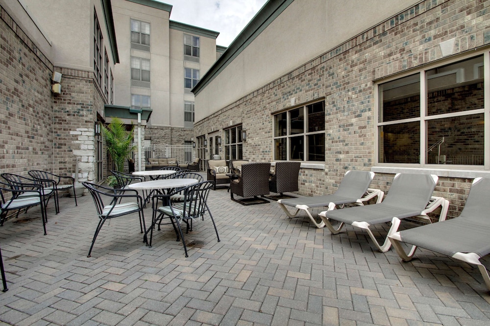 Hampton Inn & Suites Chicago Aurora - photo 45