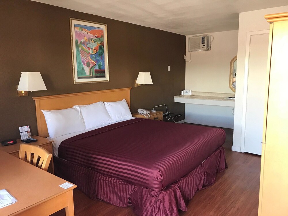 Americas Best Value Inn Holbrook - photo 5