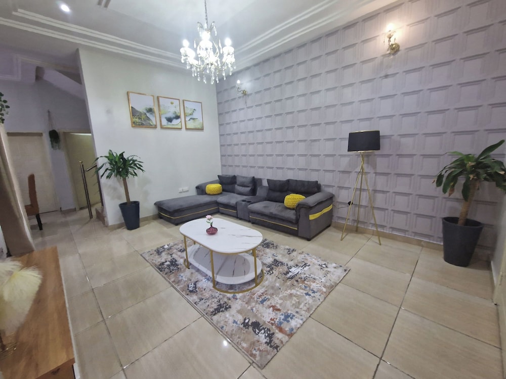 Luxury Lagos House with 4 Bedrooms — 4-Star Luxury Hotel in Lagos, Nigeria