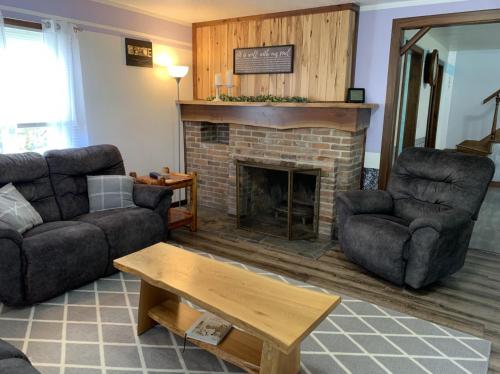 Peaceful Meadows - carbon neutral hotel in Flat Rock