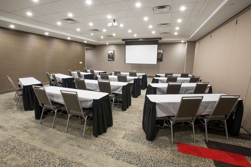 Hampton Inn & Suites Cincinnati Kenwood - photo 54