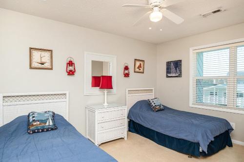 Front Row by Oak Island Accommodations - photo 3