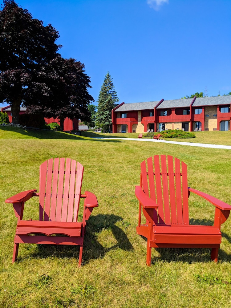 Cedar Hill Lodge - photo 51