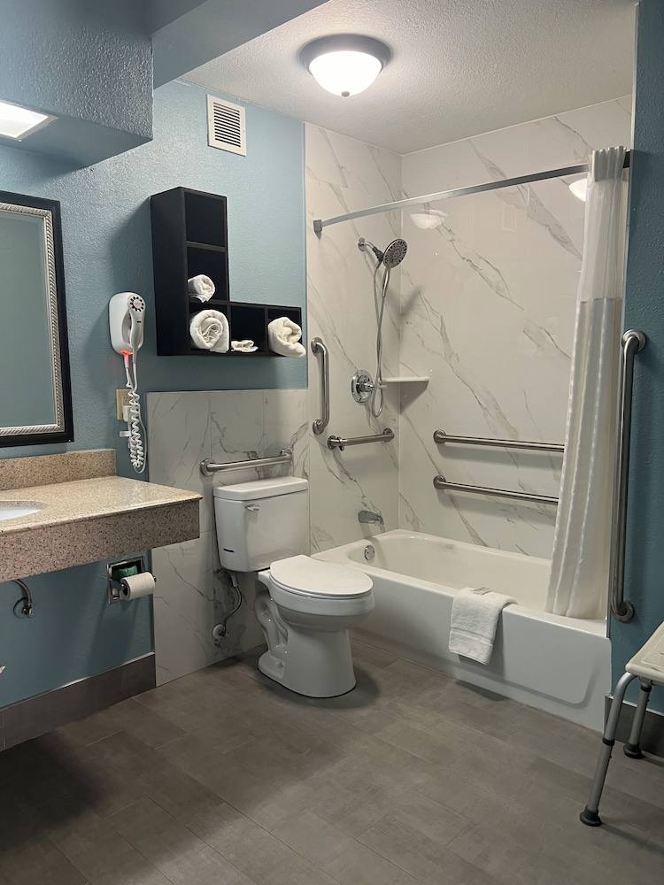 Americas Best Value Inn Pontotoc - photo 11