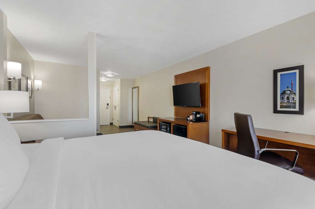 Comfort Inn & Suites Brunswick I 95 - photo 24