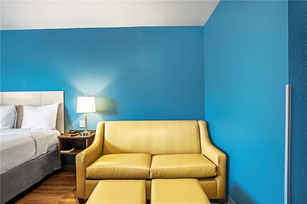 WoodSpring Suites Naples East - photo 16