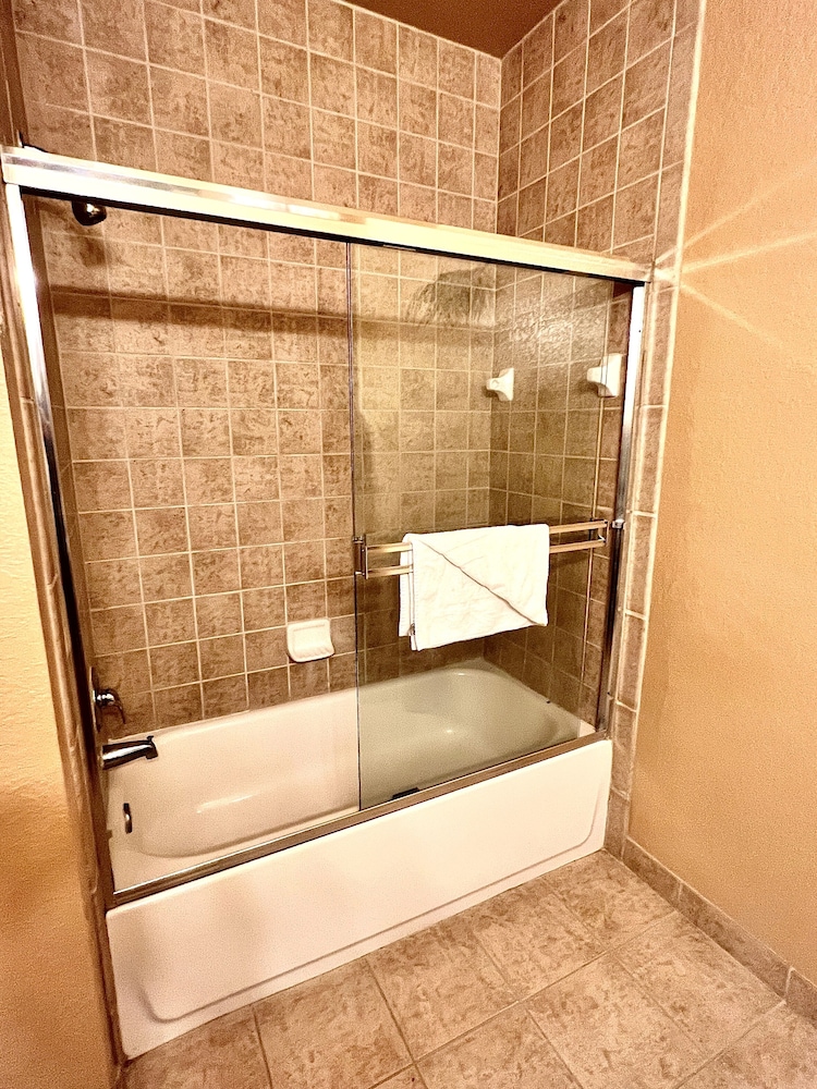 8020tt Unit 2404 Tuscana Resort 3 Bedroom Condo by RedAwning - photo 35