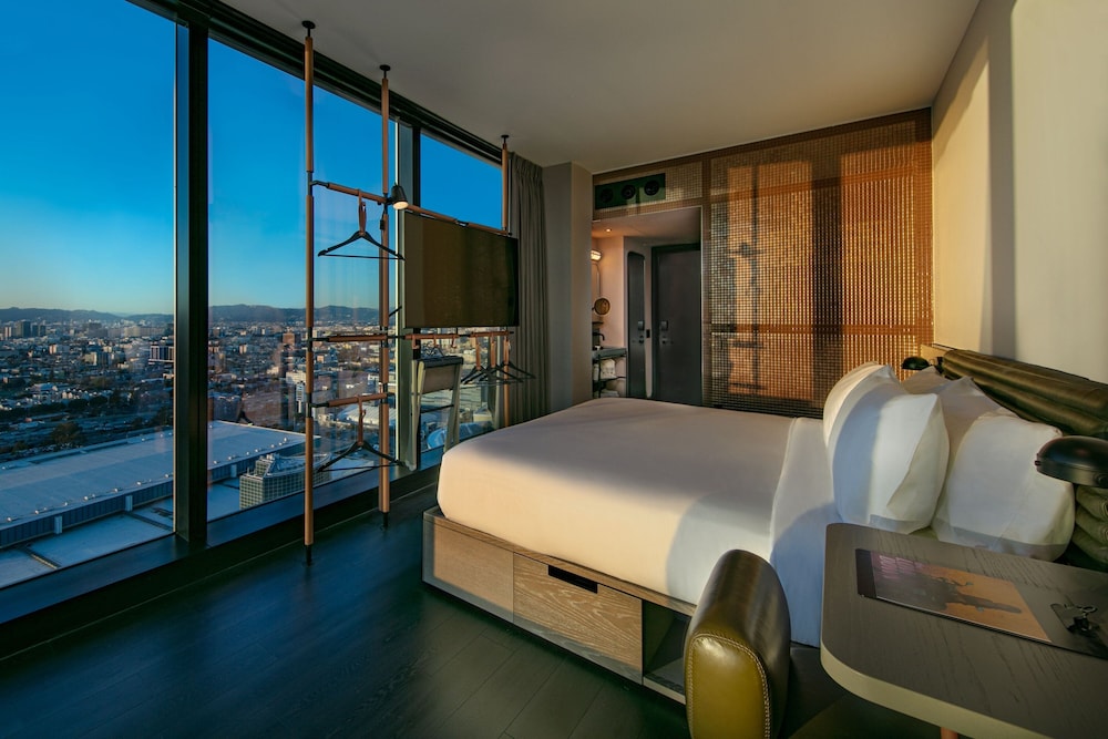 Moxy Downtown Los Angeles - photo 10